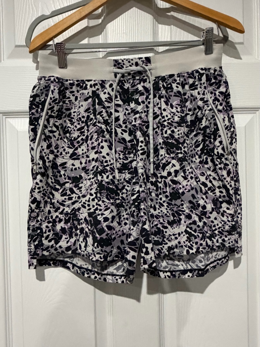 Women’s Floral Print Athletic Shorts - White and Black